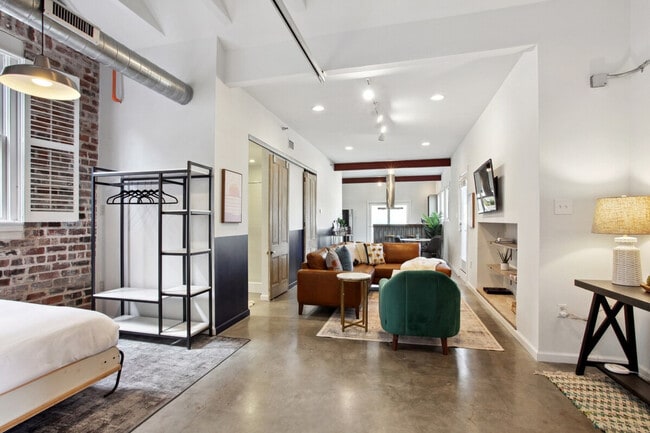 430 Notre Dame St in New Orleans, LA - Building Photo - Building Photo