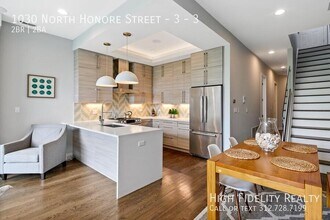 1030 N Honore St in Chicago, IL - Foto de edificio - Building Photo