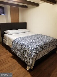 2046 Harman Ave photo'