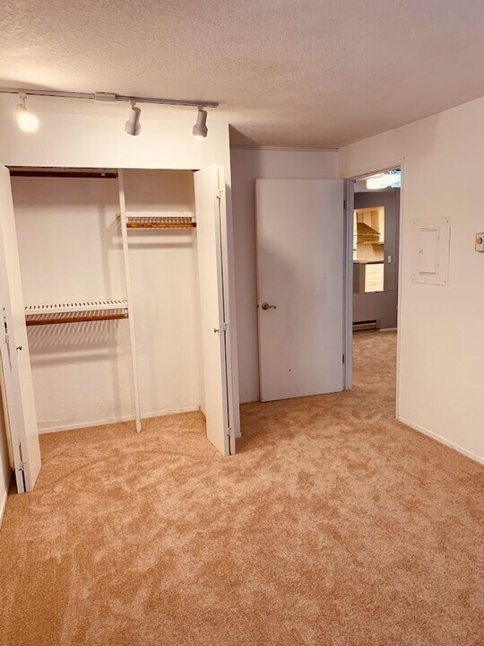 9474 Redmond - Woodinville Rd NE in Redmond, WA - Building Photo