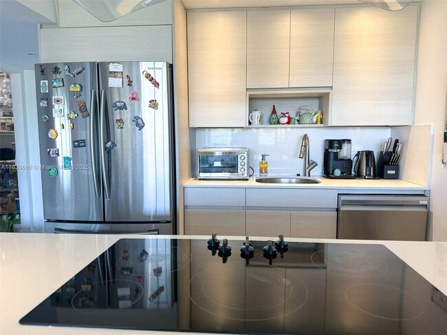 property at 2771 Taft St