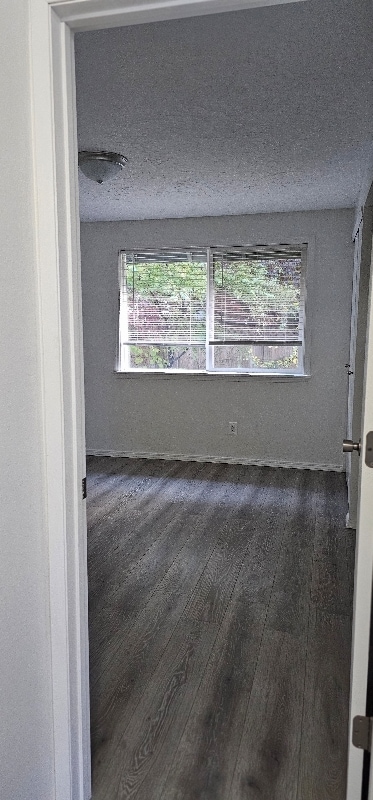 930 NW Chelsea Ct in McMinnville, OR - Foto de edificio - Building Photo