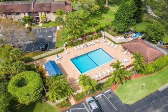 21500 Cypress Hammock Dr, Unit 38c in Boca Raton, FL - Building Photo - Building Photo