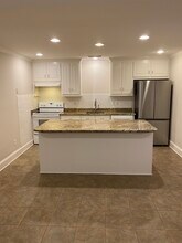 125A Wild Iris Ln, Unit Wild Iris in Chapel Hill, NC - Building Photo - Building Photo