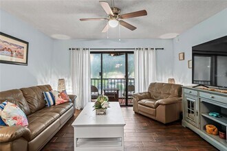 3232 Lake Pine Way E in Tarpon Springs, FL - Building Photo - Building Photo