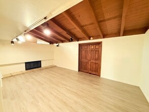 401 N Lupine St in Lompoc, CA - Building Photo - Building Photo