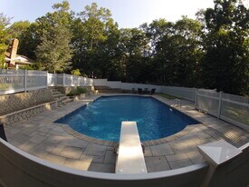 157 Bridies Path in Southampton, NY - Building Photo