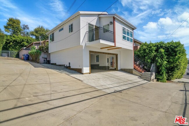 1115 Hilldale Ave in Los Angeles, CA - Building Photo - Building Photo