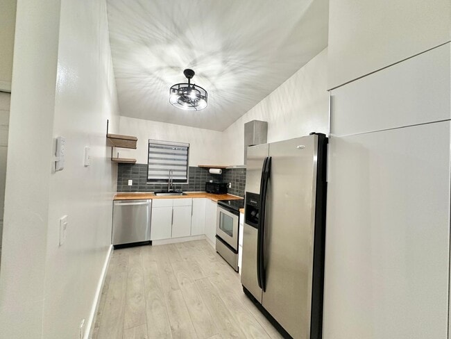 property at 3000 Norwood Pl