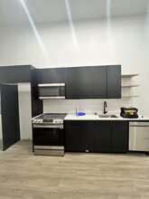 555 Market St, Unit 4A in Newark, NJ - Foto de edificio - Building Photo