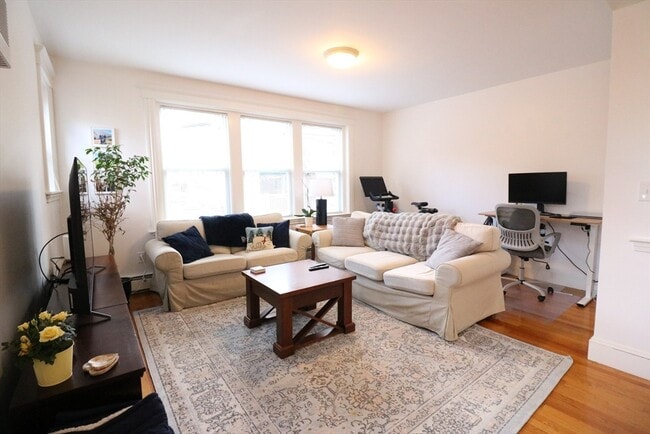 30 Upland Rd in Cambridge, MA - Building Photo - Building Photo