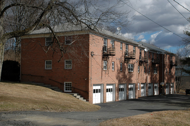 Newton Manor in Newton, NJ - Building Photo - Building Photo