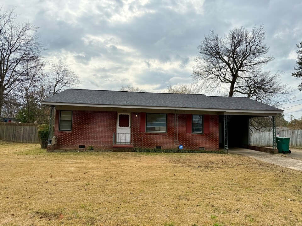 909 President Ave in Tupelo, MS - Building Photo