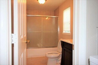 422 W Burleson St in Wharton, TX - Building Photo - Building Photo