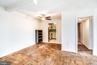 700 7th St SW-Unit -419 in Washington, DC - Building Photo - Building Photo