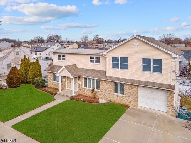 190 Martin Ave in Clifton, NJ - Foto de edificio - Building Photo