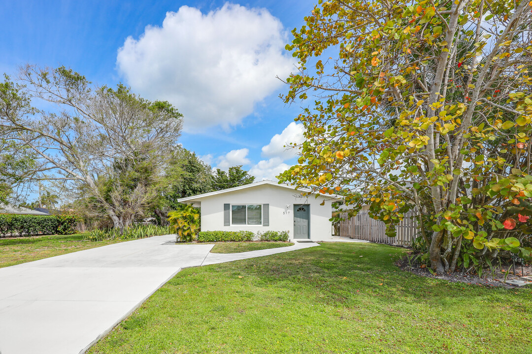 517 108th Ave N in Naples, FL - Building Photo