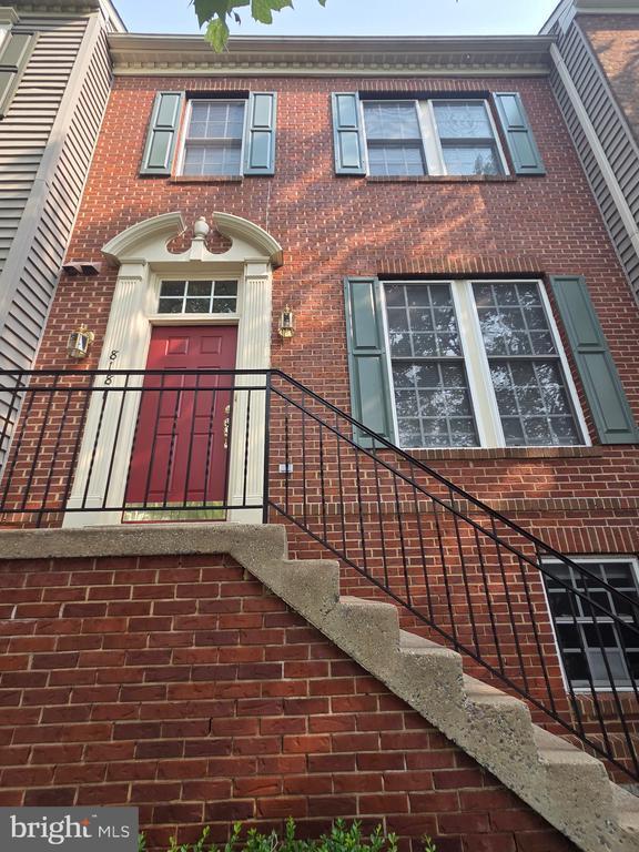 property at 8181 Skelton Cir