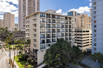 Seaside Suites in Honolulu, HI - Building Photo - Building Photo