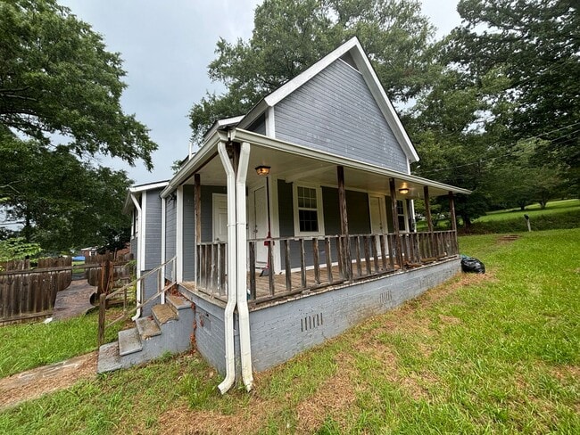 property at 201-203-203 Grove Ave SE