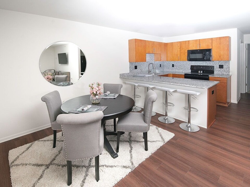 Gray Estates Apartments in St Clair, MI - Building Photo