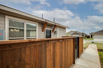 617 Harvest Moon Dr in Venus, TX - Building Photo - Building Photo