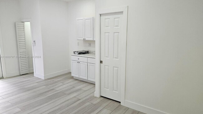 11113 SW 156th Ct-Unit -0 in Miami, FL - Building Photo - Building Photo
