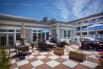 61 Bryant Ave in Roslyn, NY - Building Photo - Building Photo