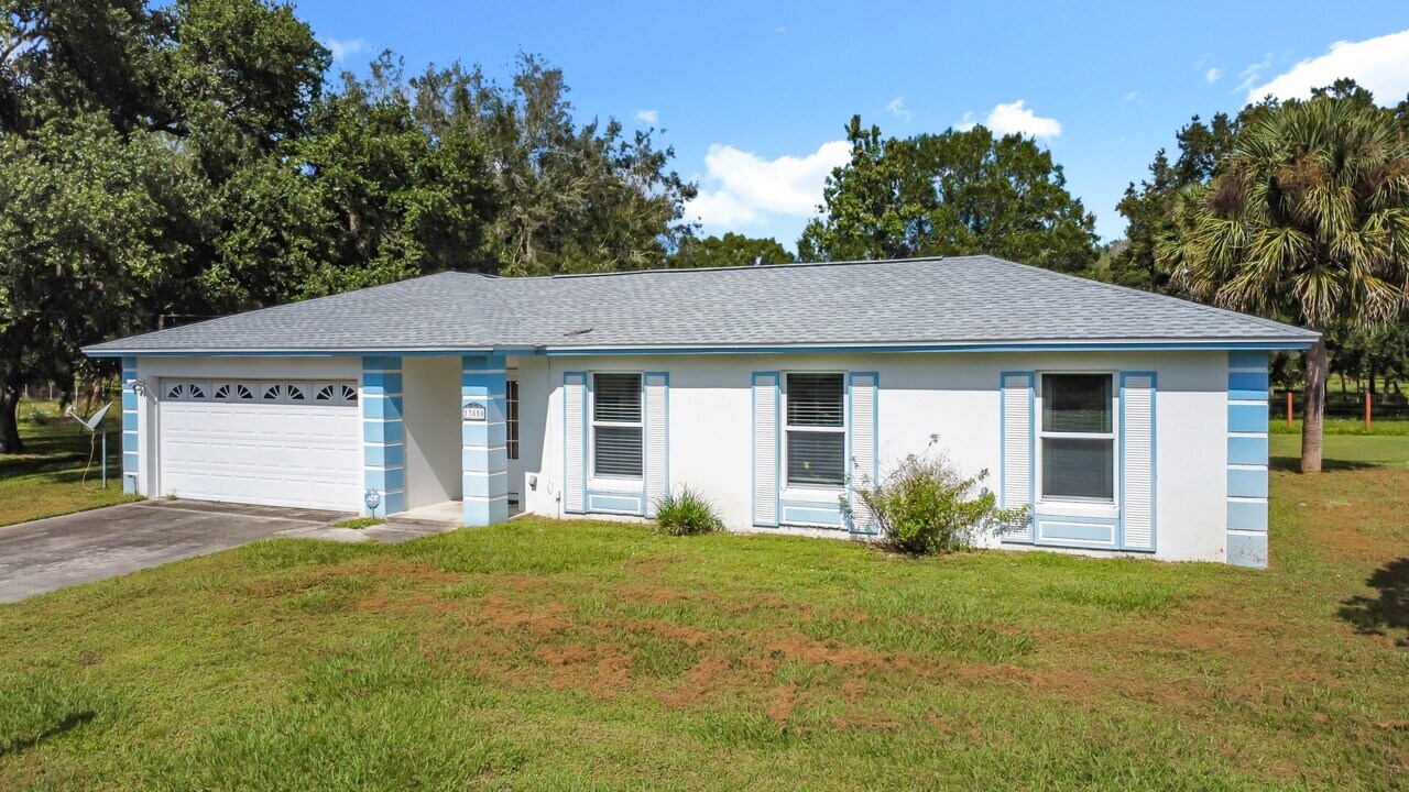 13850 Co Rd 512 in Fellsmere, FL - Building Photo