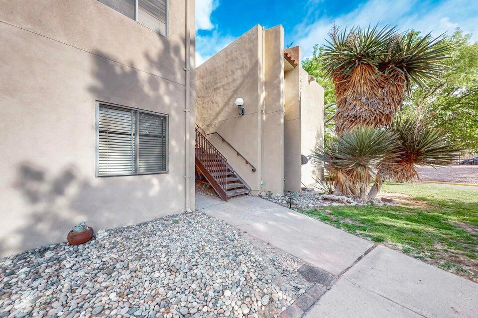 939 Country Club Dr SE in Rio Rancho, NM - Building Photo