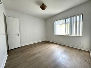 261 Hibiscus Dr in Miami Springs, FL - Building Photo - Building Photo