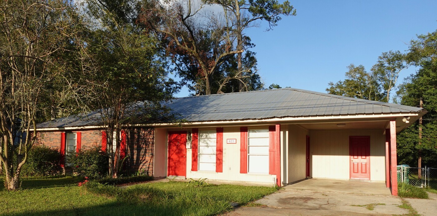 623 S Cypress St in Hammond, LA - Foto de edificio