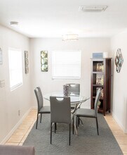 1740 19TH Ave S, Unit Half in St. Petersburg, FL - Building Photo - Building Photo