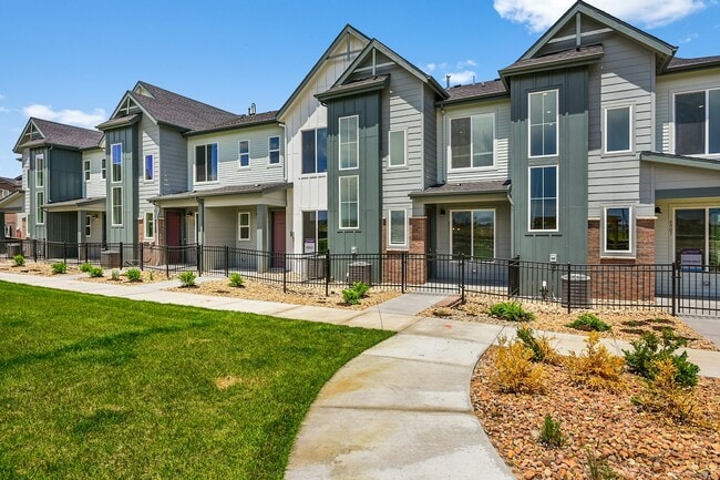 6817 Huddersfield Pl in Castle Pines, CO - Building Photo - Building Photo