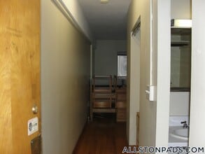 1110 Commonwealth Ave, Unit 316 in Boston, MA - Foto de edificio - Building Photo