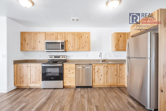 251 W Linden Ave in Chubbuck, ID - Building Photo - Building Photo