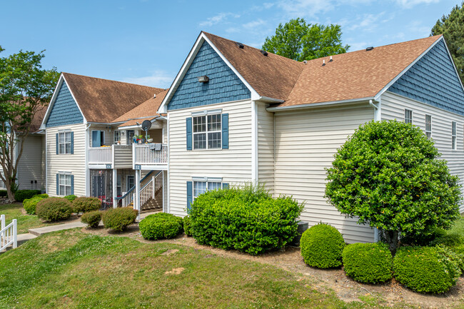 The Pines at Carolina Place in Pineville, NC - Building Photo - Primary Photo