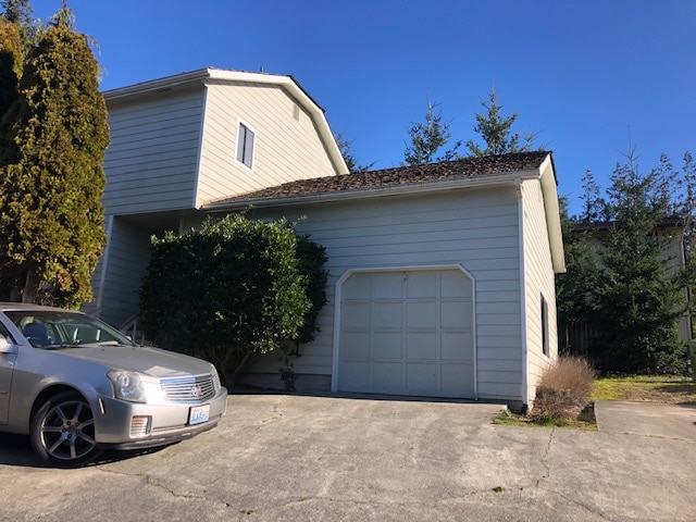 property at 1050 SW Kaleeton Loop