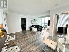 100 Promenade Cir in Vaughan, ON - Building Photo - Building Photo