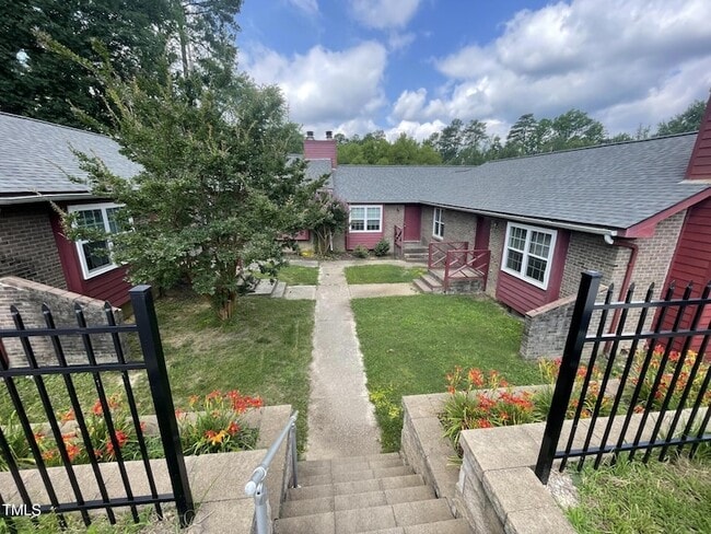 4701 Brockton Dr