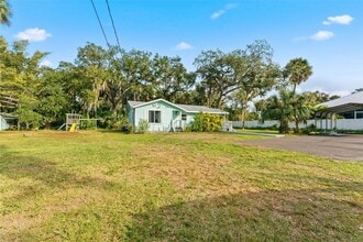 8010 Riverview Dr in Riverview, FL - Building Photo - Building Photo