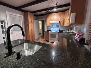 29 Lakeview Rd, Unit 29 Lakeview Road in Foxboro, MA - Foto de edificio - Building Photo