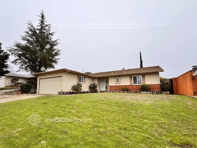 5320 Calistoga Way in Sacramento, CA - Building Photo - Building Photo