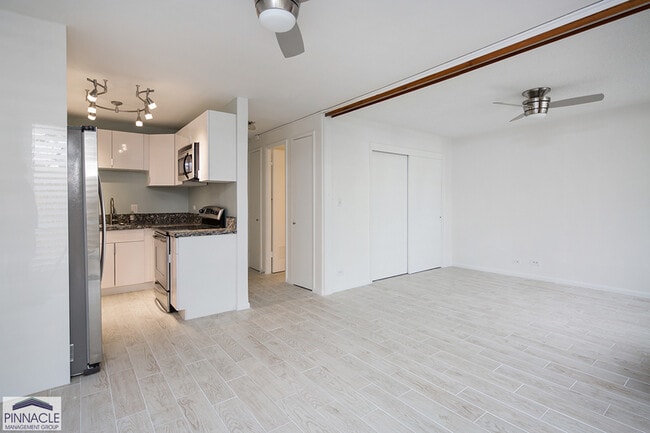 909 Kahuna Ln in Honolulu, HI - Building Photo - Building Photo