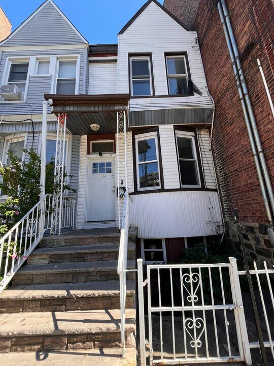 62 Van Reypen St in Jersey City, NJ - Foto de edificio