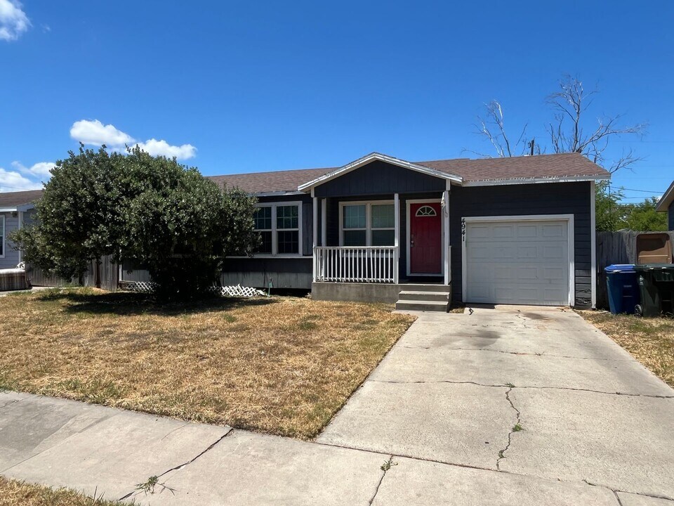4941 Willowbrook Dr in Corpus Christi, TX - Foto de edificio