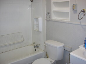 1413 Nutwood St in Bowling Green, KY - Building Photo - Building Photo
