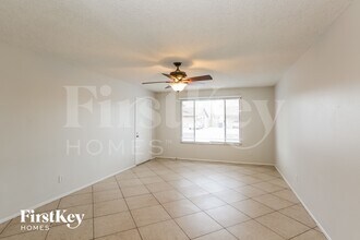 2130 E Radcliffe Dr in Tempe, AZ - Foto de edificio - Building Photo