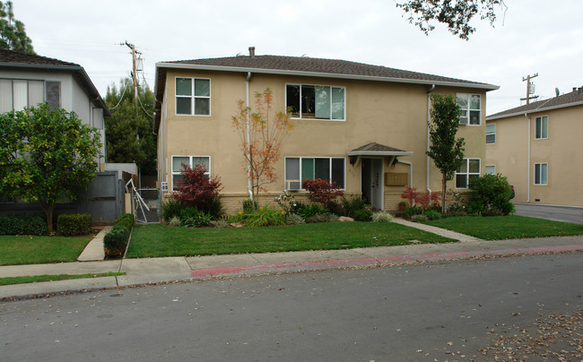 876 Park Dr in Mountain View, CA - Foto de edificio - Building Photo