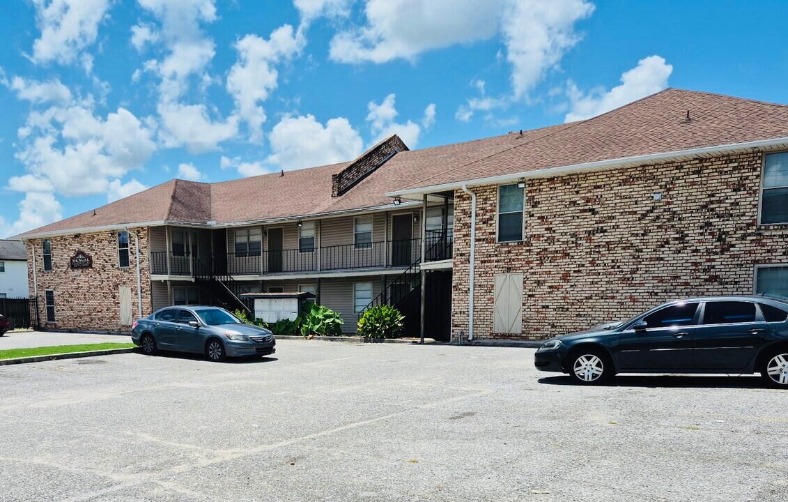 4518 Y A Tittle Ave in Baton Rouge, LA - Building Photo